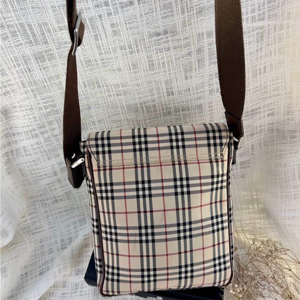 Vintage Burberry Nova Check Messenger Bag Crossbody Unisex - Picture 3 of 17